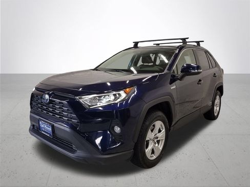 Used 2019 Toyota RAV4 XLE w/ Convenience Package AWD/4WD image 2
