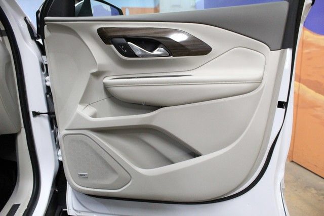 Certified 2020 GMC Terrain Denali w/ Denali Premium Package FWD image 9