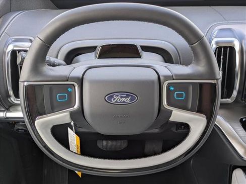 New 2025 Ford Expedition Platinum w/ Driver's Package image 10