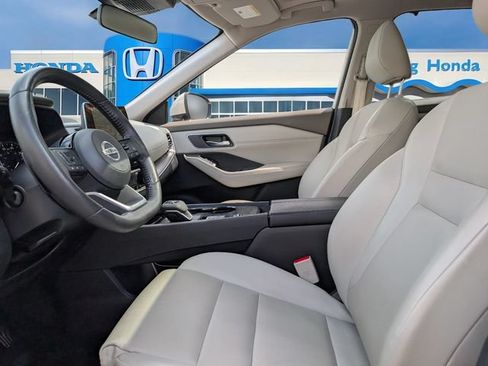 Used 2021 Nissan Rogue SV w/ Premium Package FWD image 16