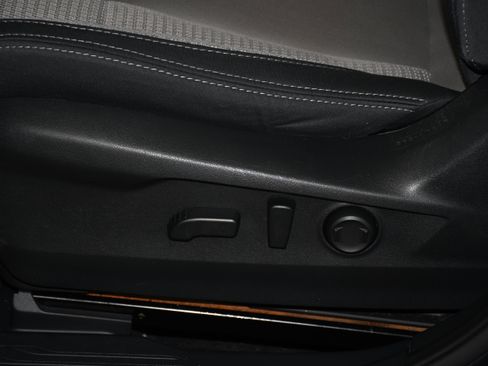 Used 2022 Subaru Outback Premium image 8