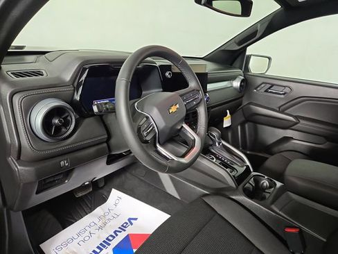 Used 2025 Chevrolet Colorado LT w/ Advanced Trailering Package AWD/4WD image 14