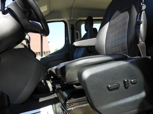 Used 2022 Ford Transit 350 XLT AWD/4WD image 15