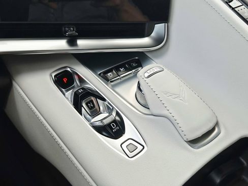 Used 2022 Chevrolet Corvette Stingray Preferred Cpe w/ Engine Appearance Package RWD image 29