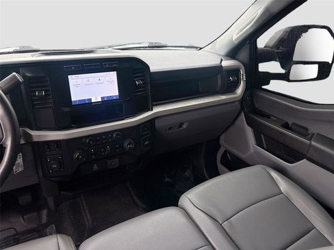Used 2023 Ford F250 XL w/ FX4 Off-Road Package image 23