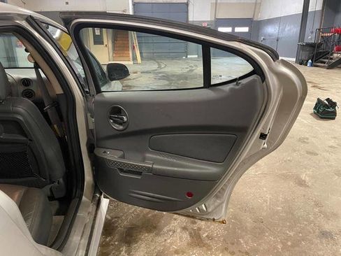 Used 2005 Pontiac Grand Prix GT w/ Leather Trim Package image 26