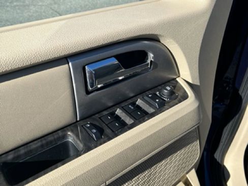 Used 2016 Ford Expedition Limited image 9