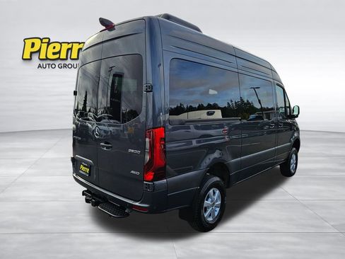 Used 2024 Mercedes-Benz Sprinter 2500 image 5