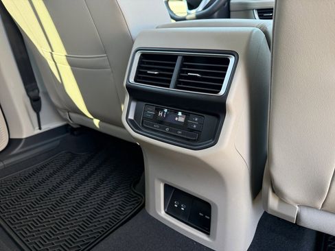 New 2026 Volkswagen Atlas SE image 29