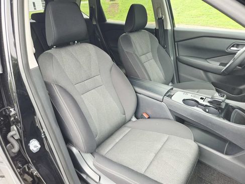Used 2025 Nissan Rogue SV FWD image 15