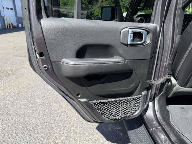Used 2021 Jeep Gladiator Overland w/ Popular Equipment Package AWD/4WD image 18