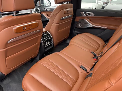 Certified 2025 BMW X7 M60i w/ Executive Package image 17