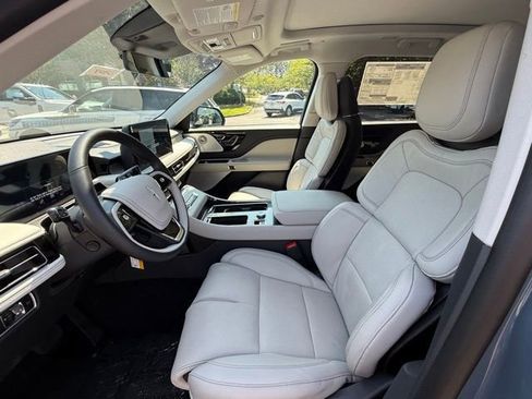 New 2025 Lincoln Aviator Reserve w/ Luxury Package image 11
