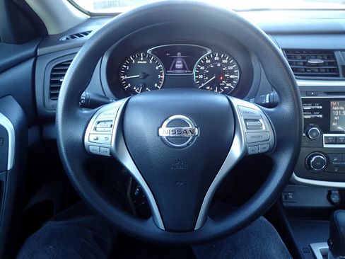 Used 2016 Nissan Altima 2.5 S w/ Power Driver Seat Package image 13