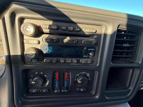 Used 2003 Chevrolet Tahoe LS image 13