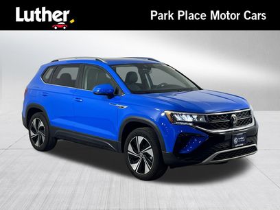 Certified 2023 Volkswagen Taos SE w/ Panoramic Sunroof Package