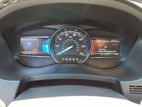 Used 2017 Ford Explorer XLT w/ Equipment Group 202A AWD/4WD image 14