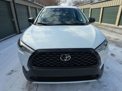 Certified 2022 Toyota Corolla Cross L image 9