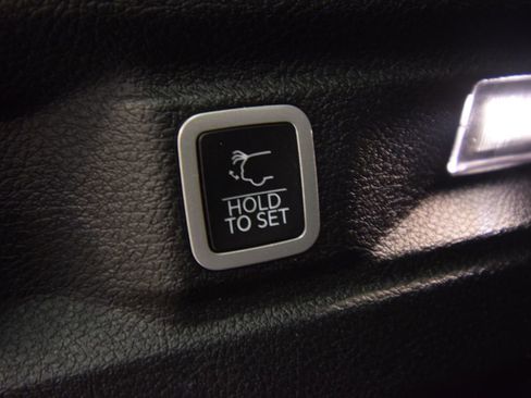 Used 2021 Jeep Grand Cherokee L Laredo w/ Luxury Tech Group I image 43