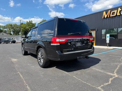 Used 2015 Lincoln Navigator L 4WD image 2