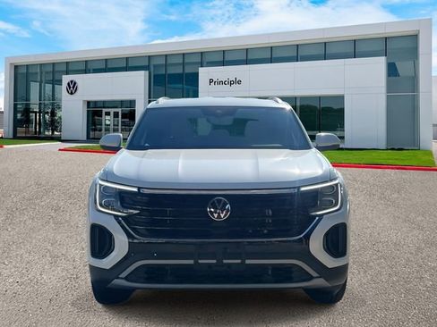 New 2026 Volkswagen Atlas Cross Sport SE image 2