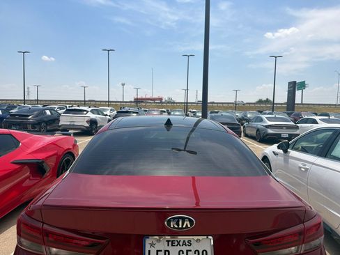 Used 2018 Kia Optima SX w/ Technology Package FWD image 5