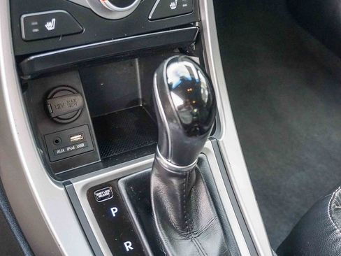 Used 2014 Hyundai Elantra Limited FWD image 23