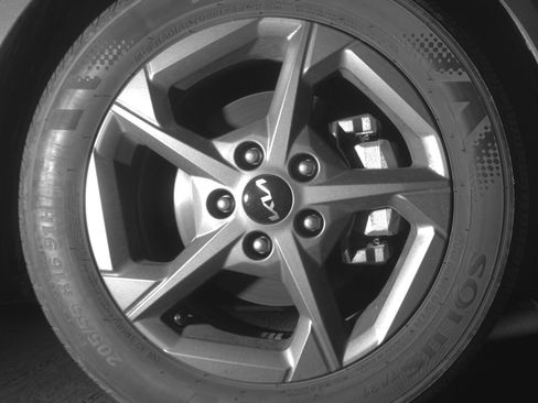 Used 2025 Kia K4 LXS image 13