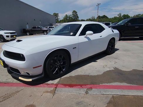 Used 2023 Dodge Challenger R/T w/ Blacktop Package RWD image 4
