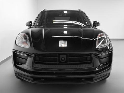 Certified 2023 Porsche Macan S AWD/4WD image 8