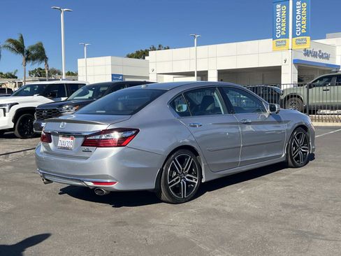 Certified 2017 Honda Accord Touring image 28