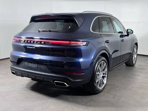 Certified 2025 Porsche Cayenne AWD/4WD image 7