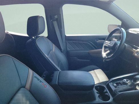 Used 2023 GMC Canyon AT4 w/ AT4 Premium Package image 5