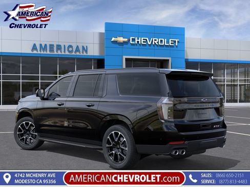 New 2026 Chevrolet Suburban RST w/ RST Capability Package AWD/4WD image 4