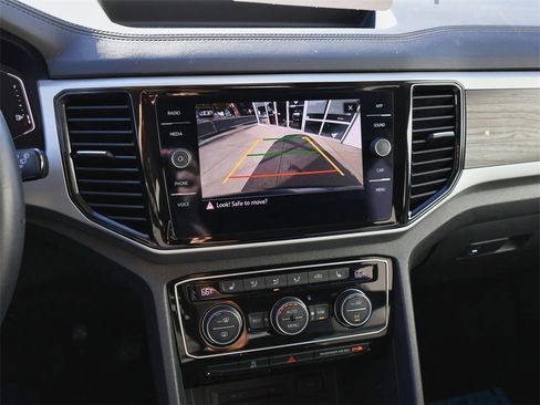 Certified 2022 Volkswagen Atlas SE image 20