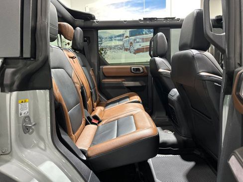 Used 2022 Ford Bronco Outer Banks w/ Sasquatch Package AWD/4WD image 59
