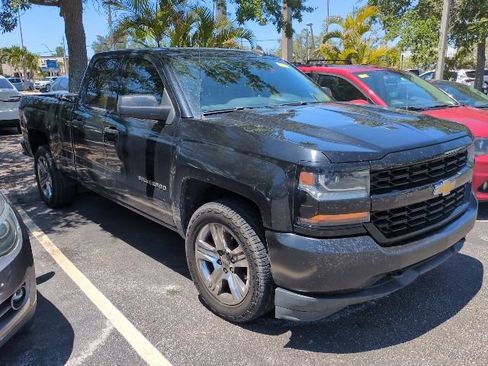 Used 2018 Chevrolet Silverado 1500 Custom w/ Custom Value Package RWD image 1