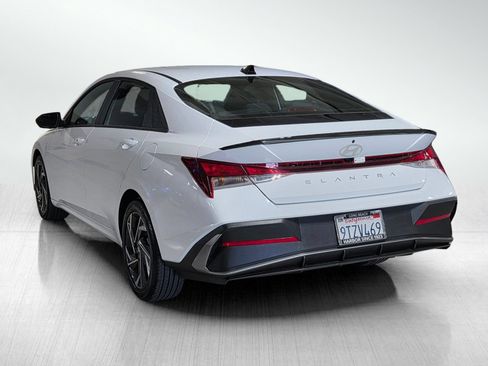 Certified 2025 Hyundai Elantra Sport FWD image 5