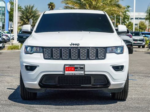 Used 2019 Jeep Grand Cherokee Altitude RWD image 2
