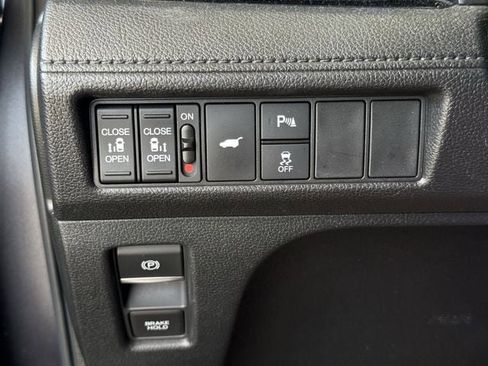 Used 2025 Honda Odyssey Touring image 25
