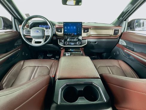 Used 2024 Ford Expedition Limited AWD/4WD image 32