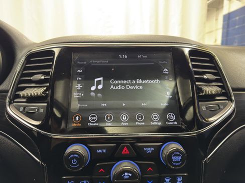 Used 2020 Jeep Grand Cherokee Limited w/ Luxury Group II image 21