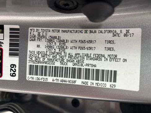 Used 2017 Toyota Tacoma TRD Sport image 17