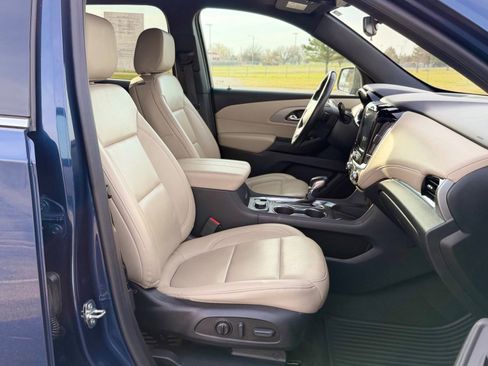 Used 2023 Chevrolet Traverse LT AWD/4WD image 24