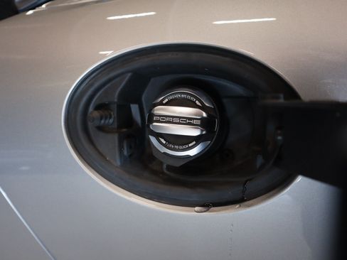 Certified 2023 Porsche 718 Boxster RWD image 30