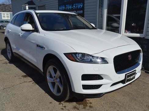 Used 2020 Jaguar F-PACE Premium image 7