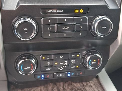 Used 2019 Ford F250 Lariat w/ Lariat Ultimate Package AWD/4WD image 15