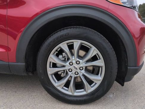 Used 2023 Ford Explorer XLT w/ Equipment Group 202A RWD image 10