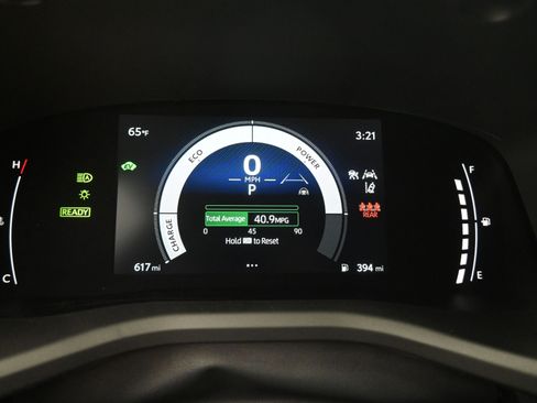 Used 2026 Toyota Camry SE image 19