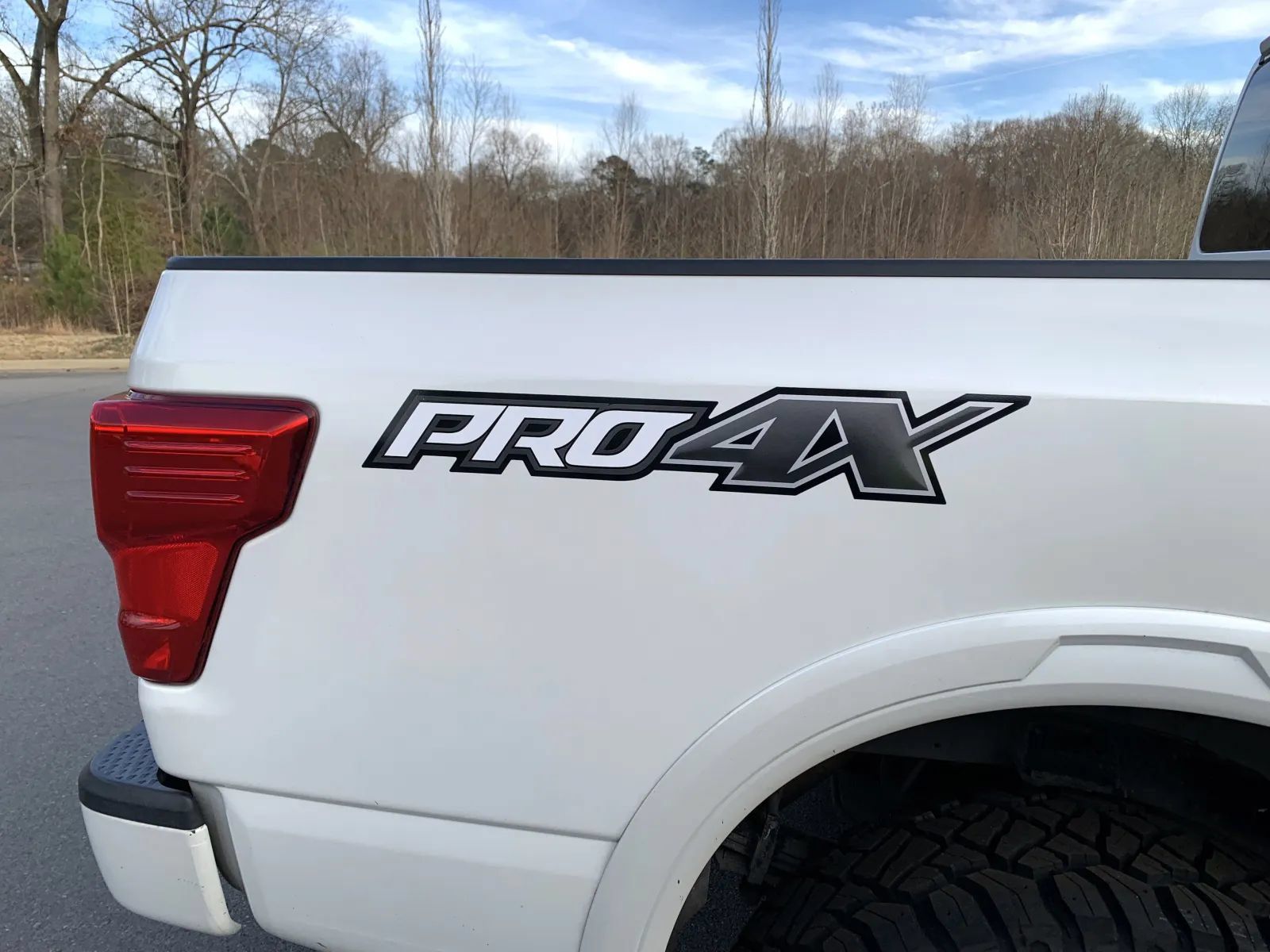 Used 2018 Nissan Titan PRO-4X w/ Pro-4x Utility Package AWD/4WD image 10